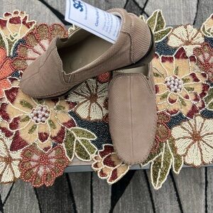 SAS Tri-Pad Women’s Beige/Tan Textured Leather Slip-On Loafers SZ 8.5